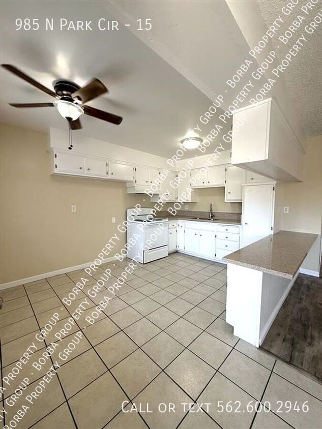 Primary Photo - 985 N Pk Cir