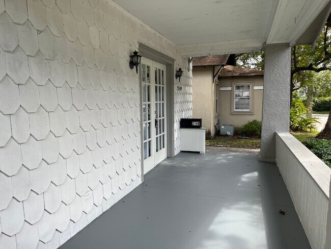Building Photo - 2149 Mango Pl