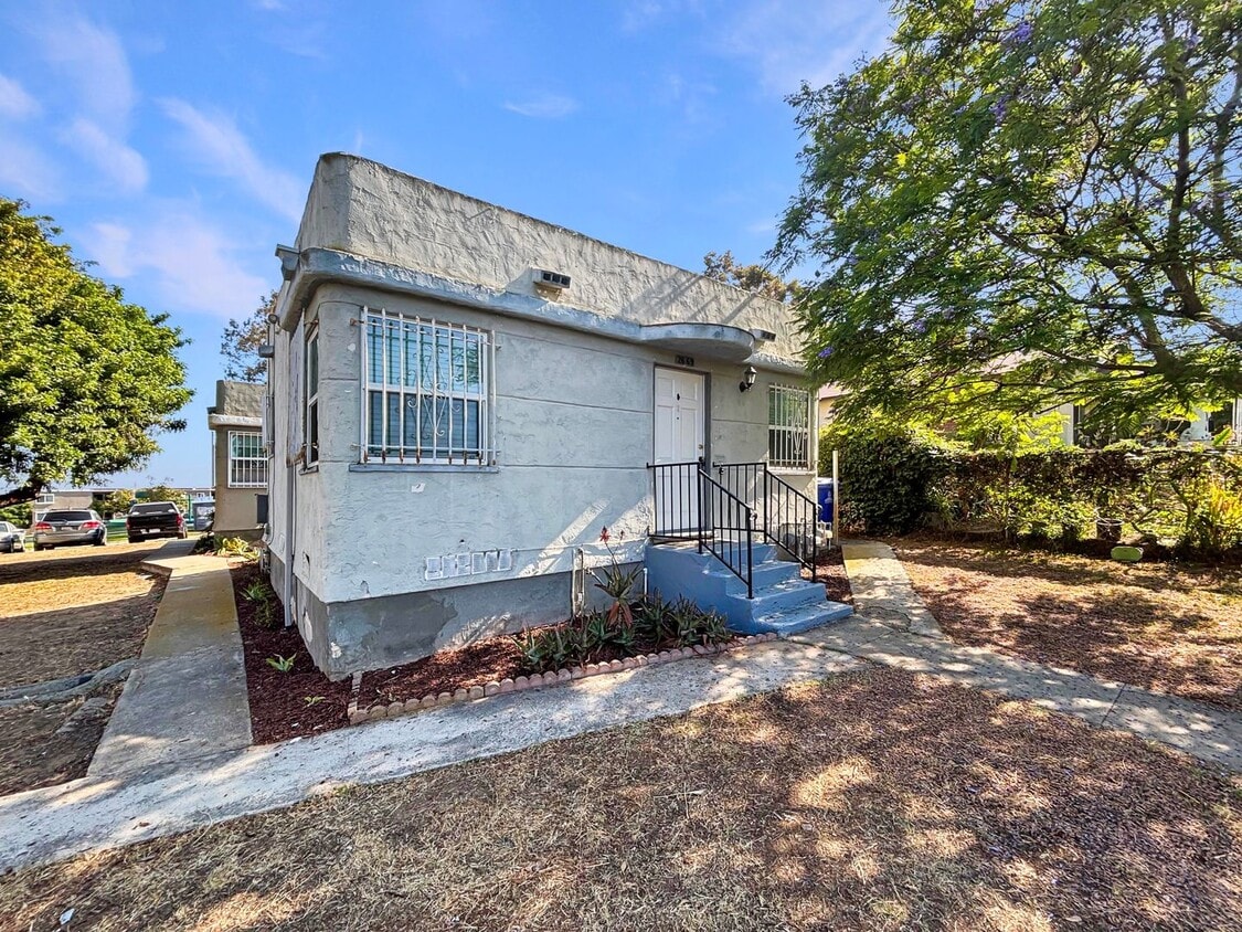 Primary Photo - Charming 1BD/1BA Home in Golden Hill W/ Fu...
