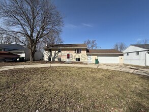 Building Photo - 3732 W 78th Pl