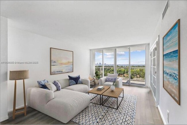 Foto del edificio - 5600 Collins Ave