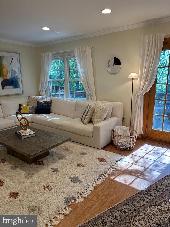 Foto del edificio - 9023 Golden Leaf Ct