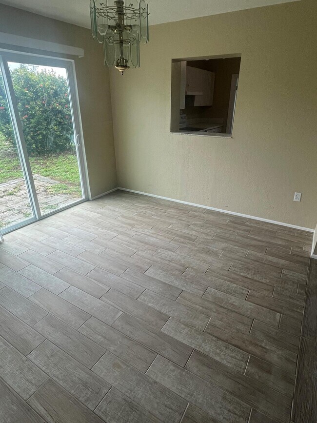 Foto del edificio - 27264 Sunnybrook Rd