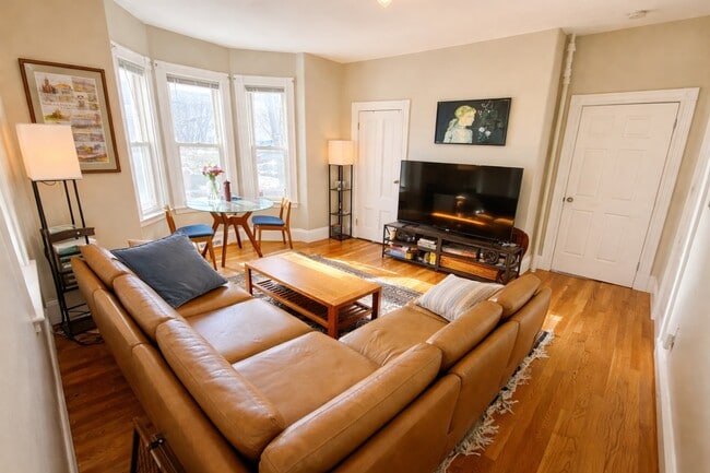 Living Room - 16 Lincoln St