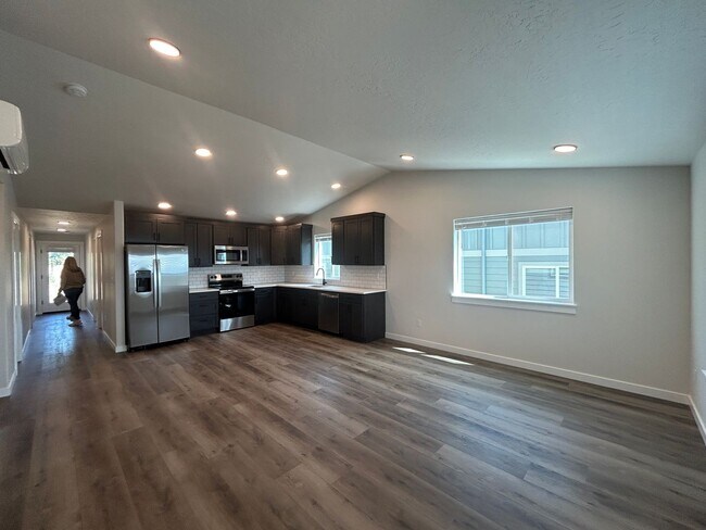 Building Photo - Brand New 2 Bedroom / 2 Bathroom Duplex in...