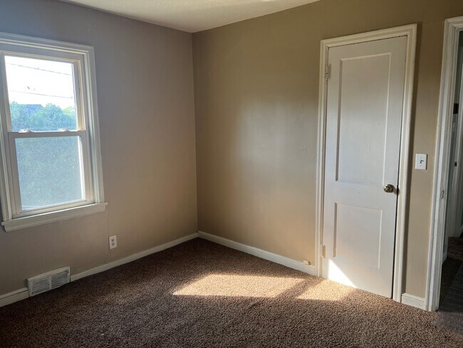 Dormitorio 2 - 205 Jackson Ave NW