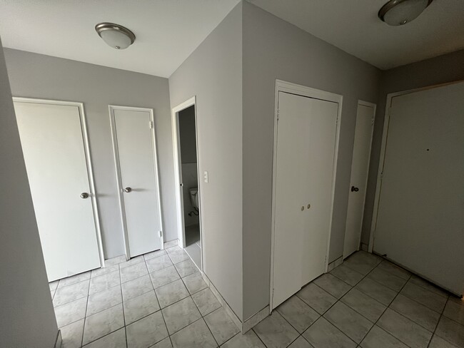 Building Photo - 325 Melvin Ave