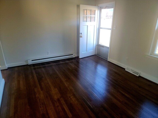 Building Photo - Charming 2 Bedroom for Rent in Mechanicsville