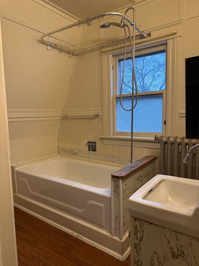 Building Photo - 515 W Franklin St