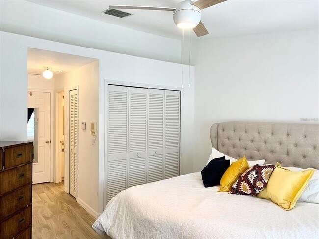 Foto del edificio - 2352 Fletchers Point Cir