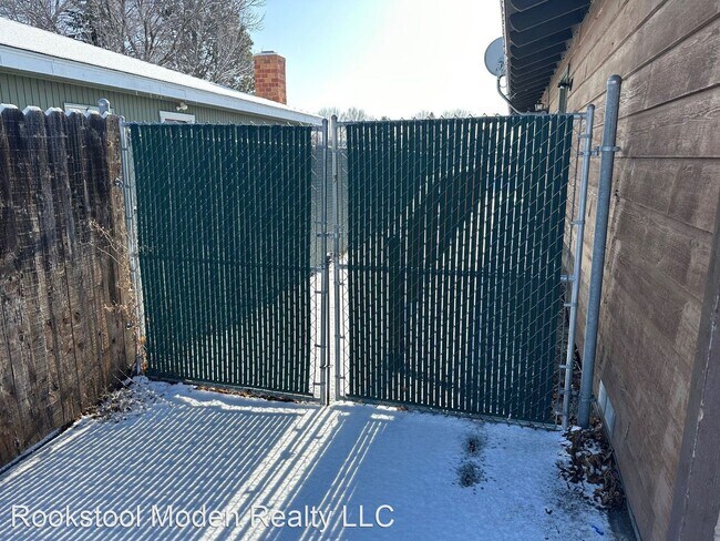 Foto del edificio - 6 br, 3 bath House - 5401 Gatewood