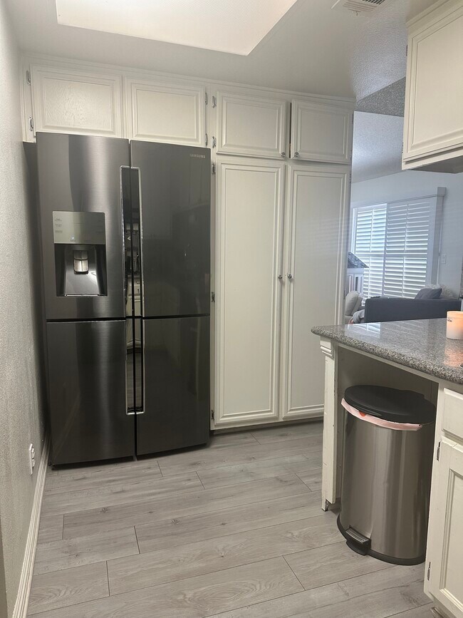 Foto del edificio - 6060 Oak St