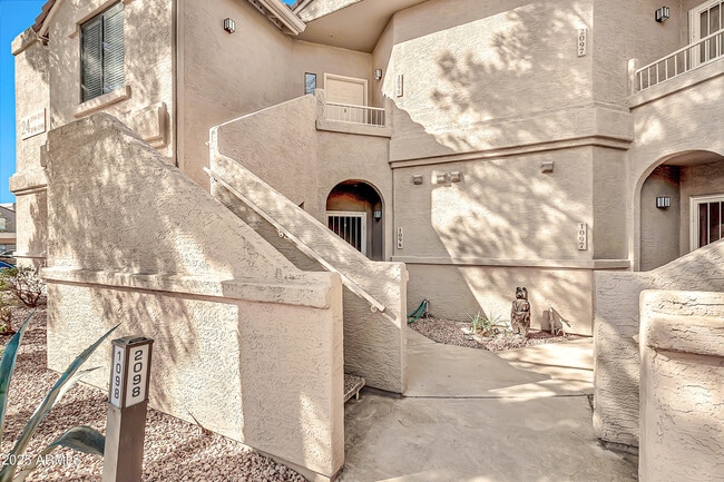 Foto del edificio - 15380 N 100th St