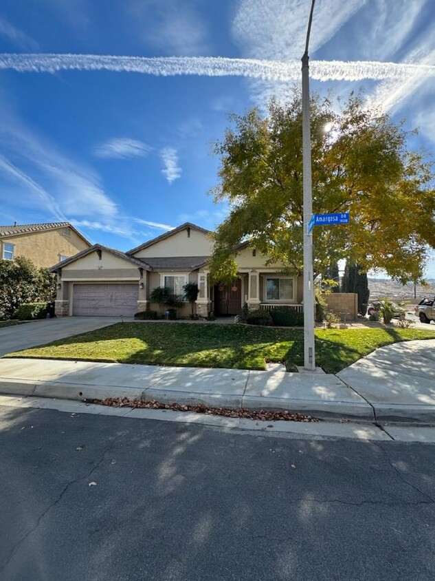 Building Photo - 1886 Amargosa Dr