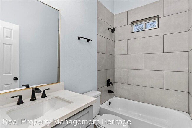 Foto del edificio - 3 br, 2 bath House - 1010 Junell St - #B