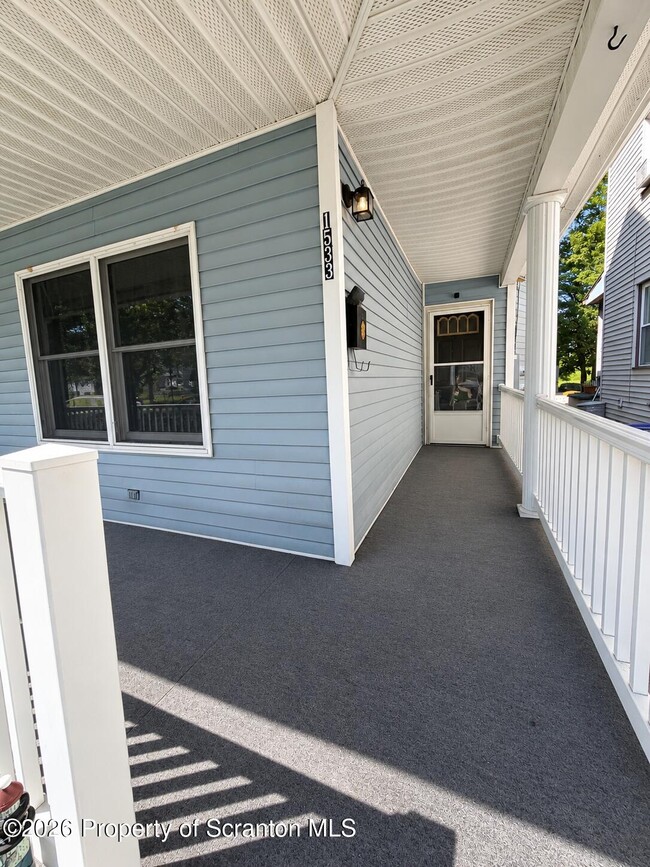 Building Photo - 1533 Ross Ave