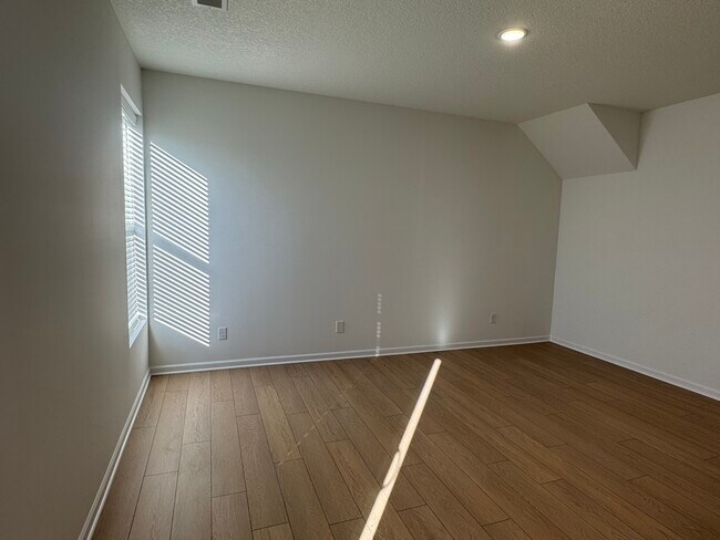 Foto del edificio - 5894 Butterfield Ct