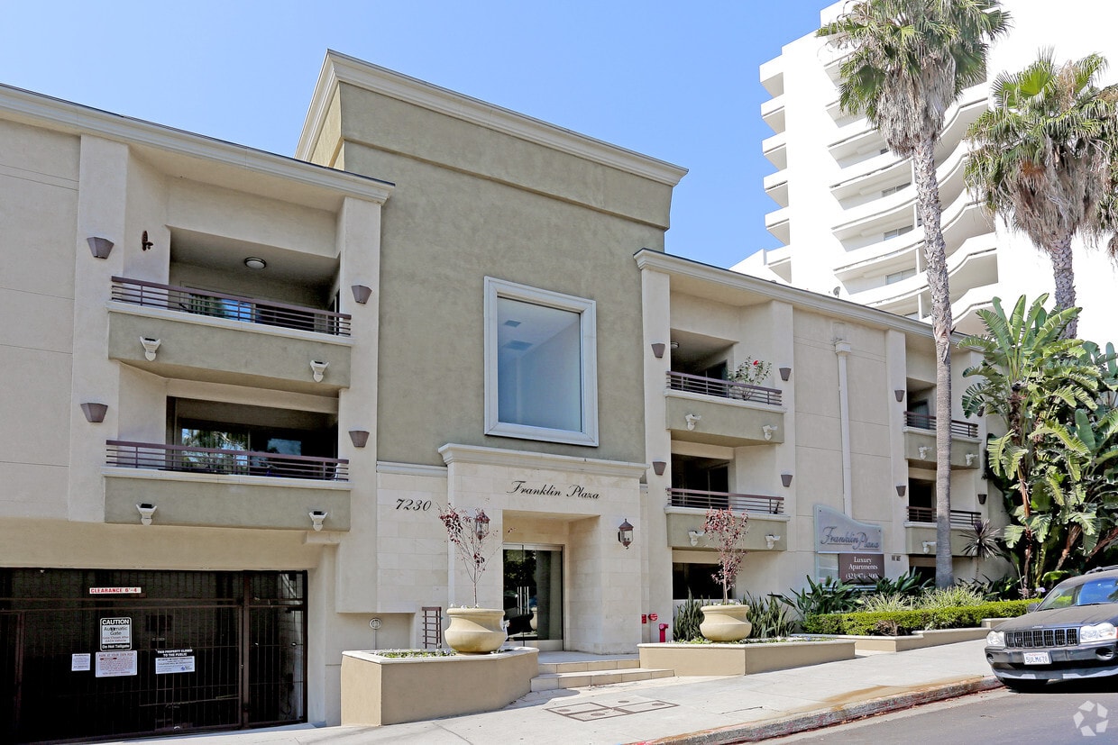 Franklin Plaza Apartments in Los Angeles, CA