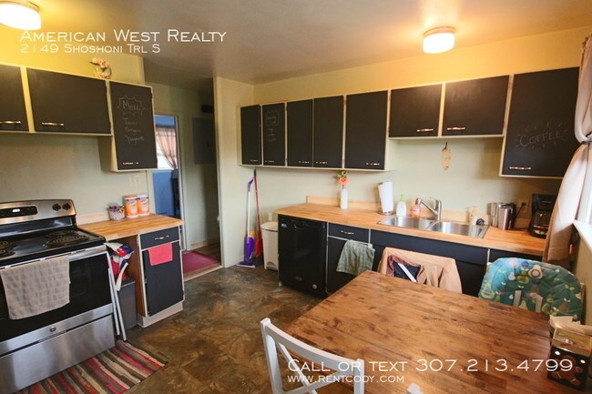 Building Photo - 3bed/1bath home