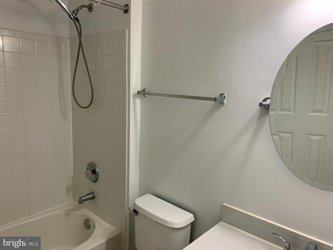 Foto del edificio - 1320 Fenwick Ln