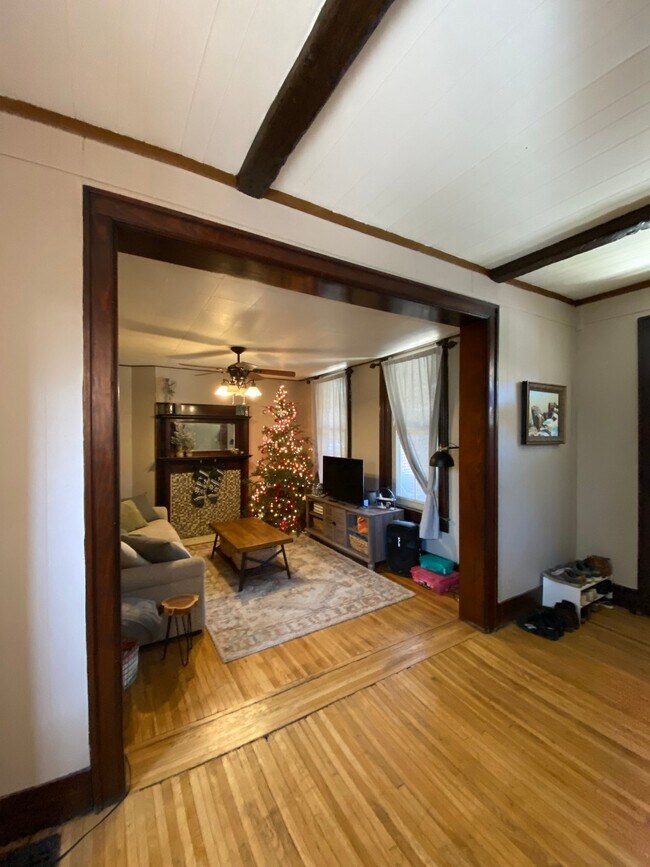 Foto del edificio - 1211 Harrison Ave