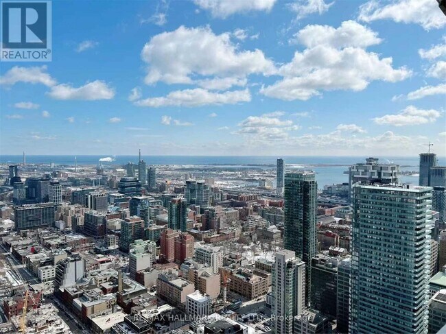 Building Photo - 197 Yonge St