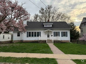 Building Photo - 1215 Mt Pleasant St