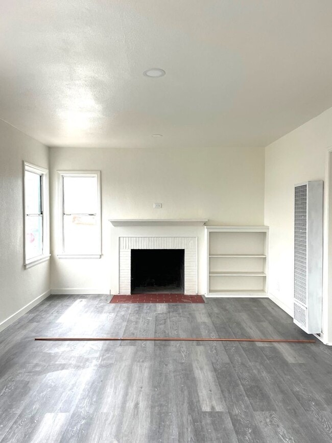 Building Photo - 467