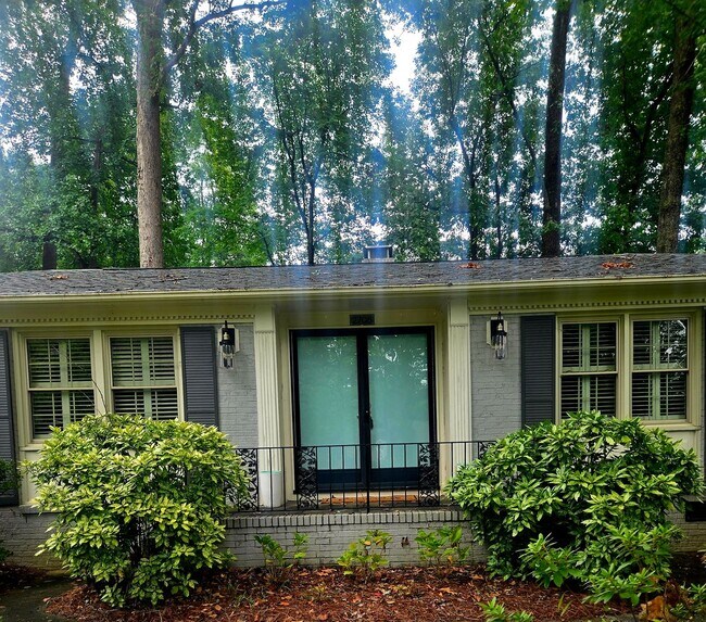Foto del edificio - 2708 Courtney Ln