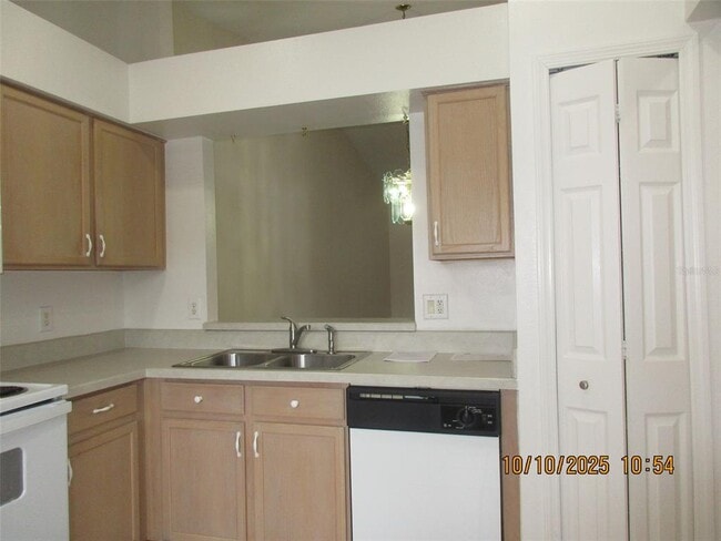 Building Photo - 13324 Fairway Glen Dr