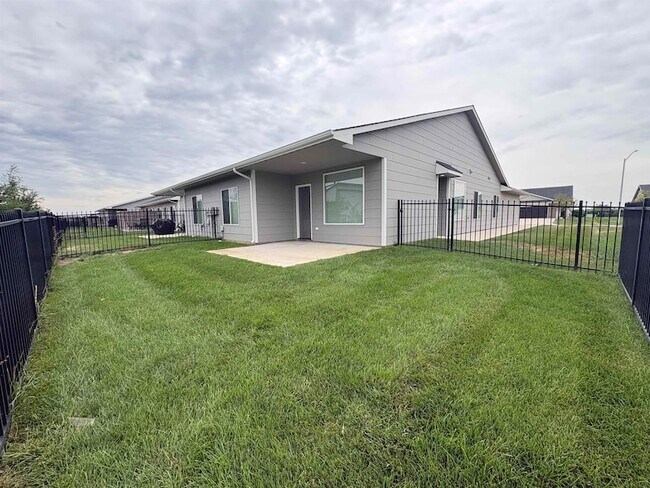 Building Photo - 2921 S Maize Ct