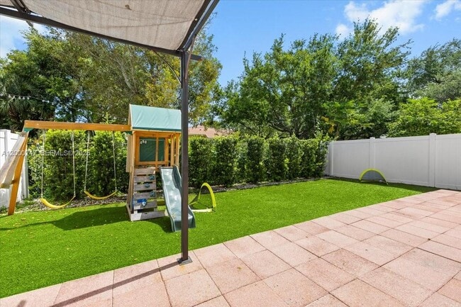 Foto del edificio - 15385 SW 51st St