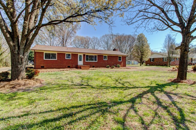 Building Photo - 1408 Delview Rd