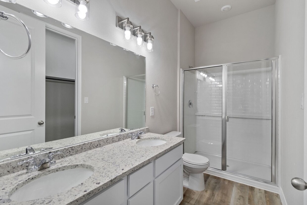 Foto principal - New Luxury homes! Call Now!! 830-327-8773