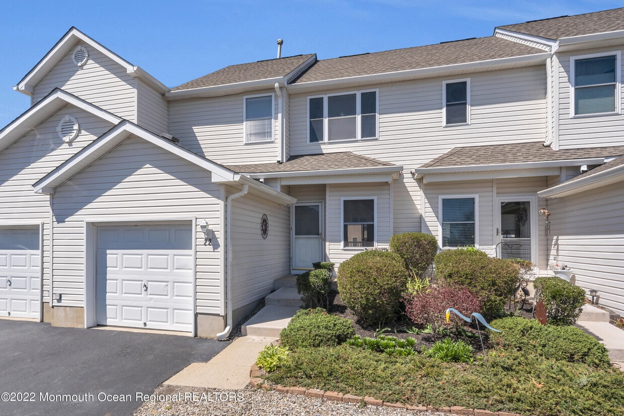 22 Blue Heron Ln, Berkeley Township, NJ 08721 Condo for Rent in