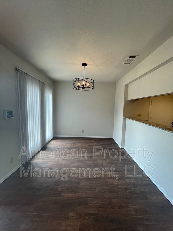 Foto del edificio - 13143 E 44th St