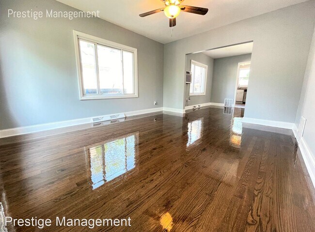 Building Photo - 2 br, 1 bath House - 729-31 Spruce St