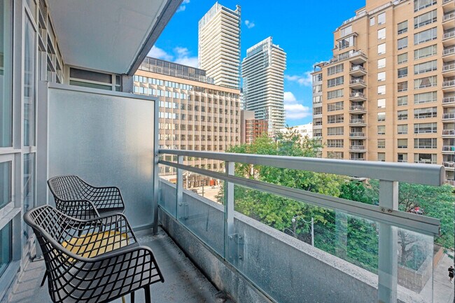 Building Photo - 98 Lillian St