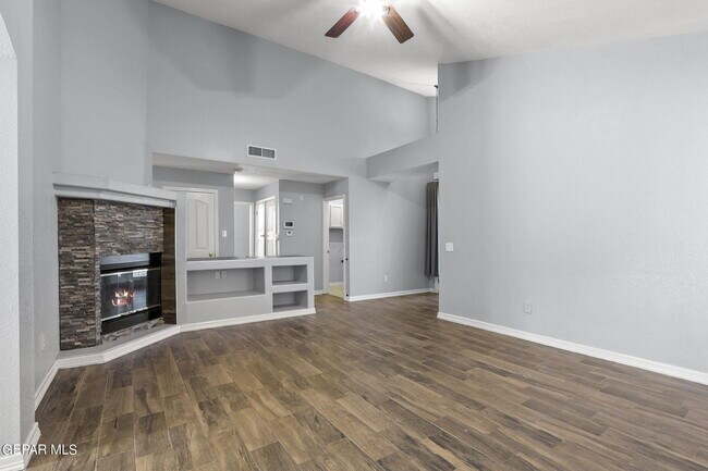 Foto del edificio - 12448 Tierra Madre Rd