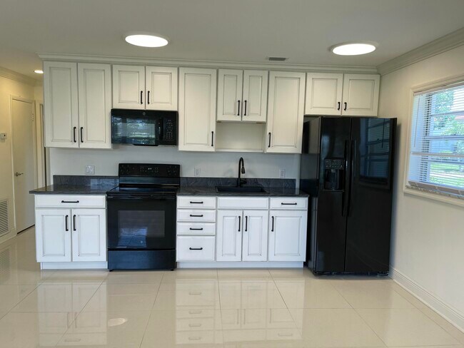 Foto del edificio - 1225 NW 21st St