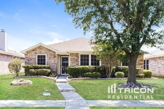 Building Photo - 2422 Meadowgate Ln