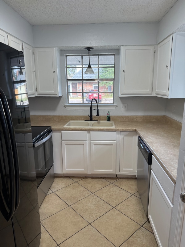 Building Photo - 142 Village Dr