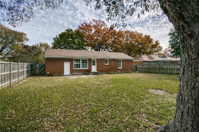 Foto del edificio - Casa View Heights Gem with Huge Fenced Yard