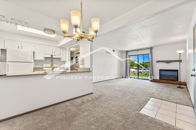 Building Photo - Charming condo with Central AC and Reserve...