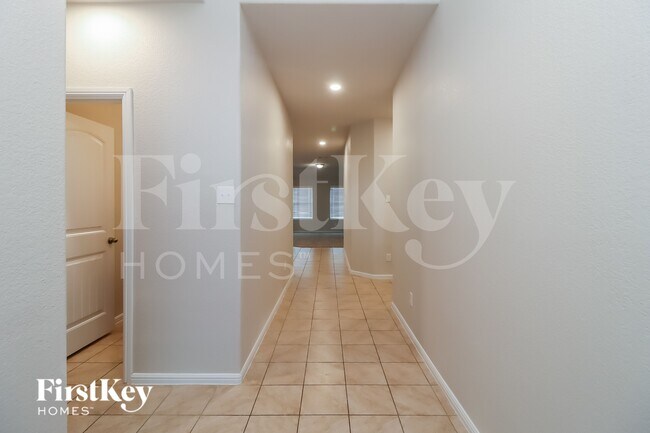 Foto del edificio - 712 Rutherford Dr