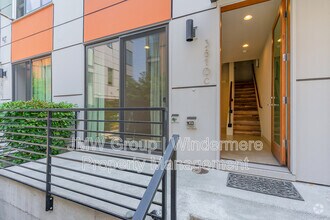 Building Photo - 3810 California Ave SW
