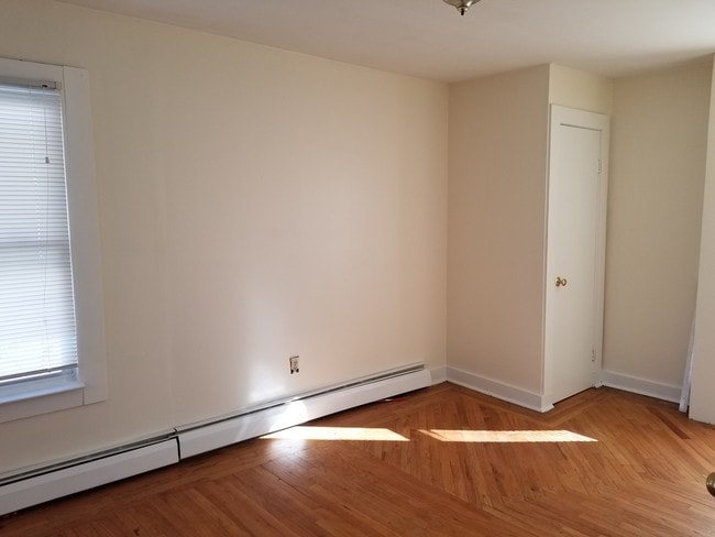 Interior Photo - 66 William Street