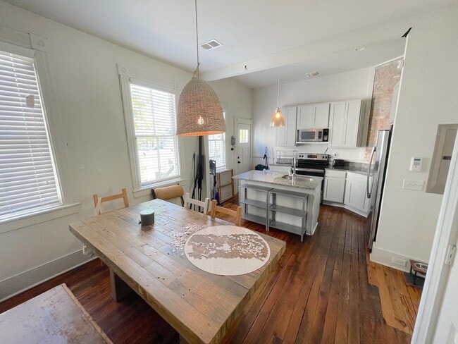 Building Photo - 2 BED | 2 BATH | DOWNTOWN | DIXON PARK