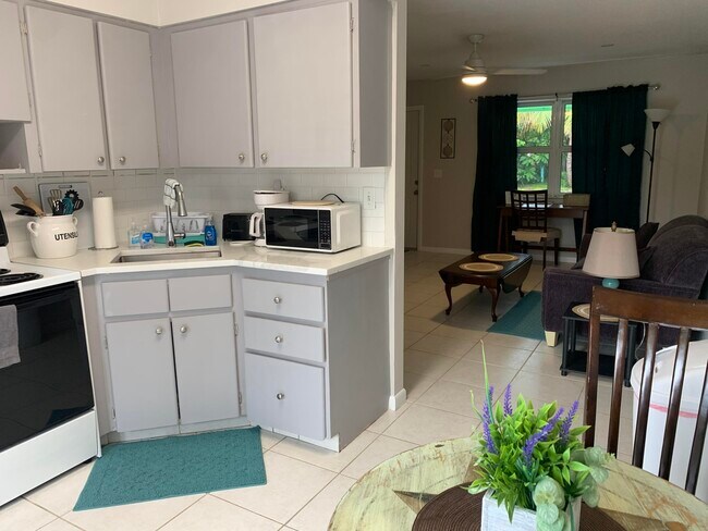 Building Photo - 1958 Ridge Rd