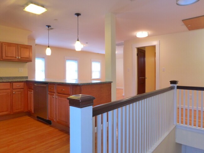 Building Photo - 21 Bentley St